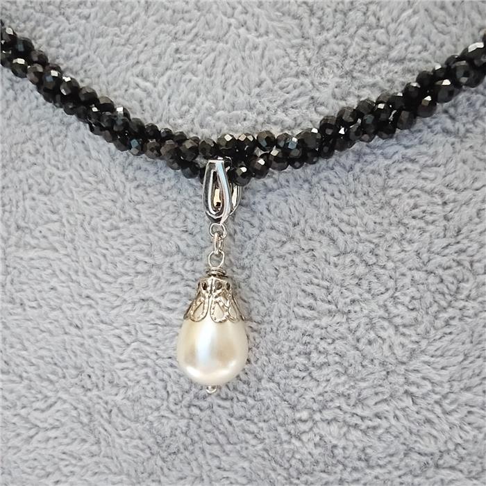 Миниатюра товара: Чокер из шпинели с подвеской " Лунный секрет"