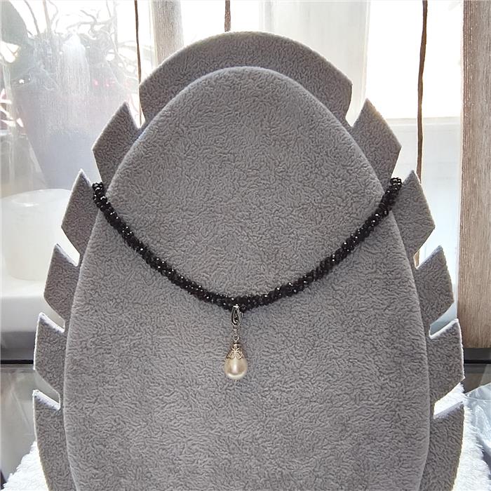 Миниатюра товара: Чокер из шпинели с подвеской " Лунный секрет"